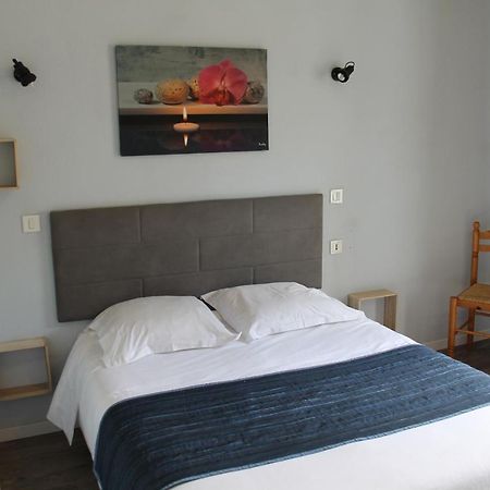 Hotel Restaurant Le Saint Clement Bagian luar foto