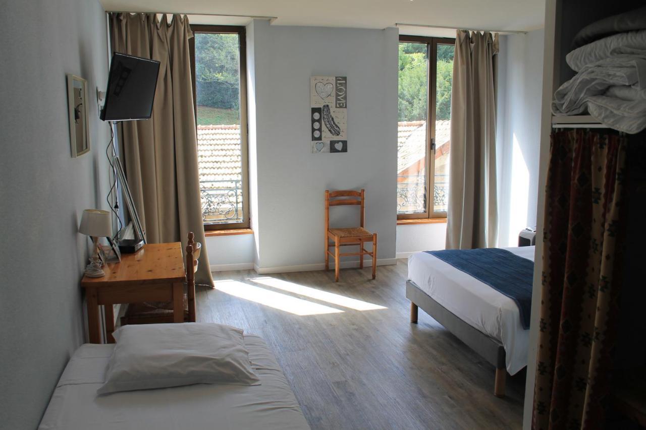Hotel Restaurant Le Saint Clement Bagian luar foto