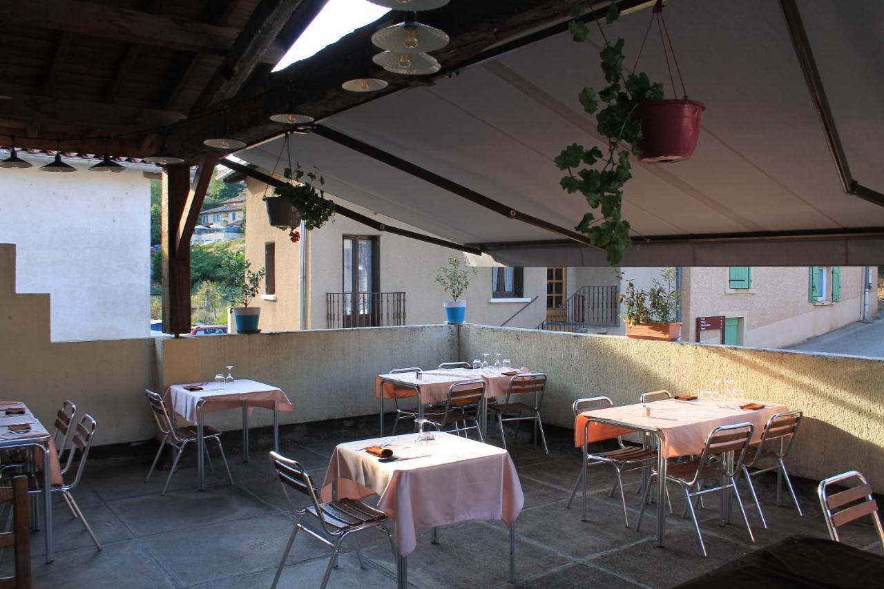 Hotel Restaurant Le Saint Clement Bagian luar foto