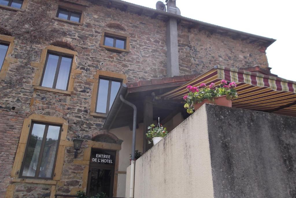 Hotel Restaurant Le Saint Clement Bagian luar foto